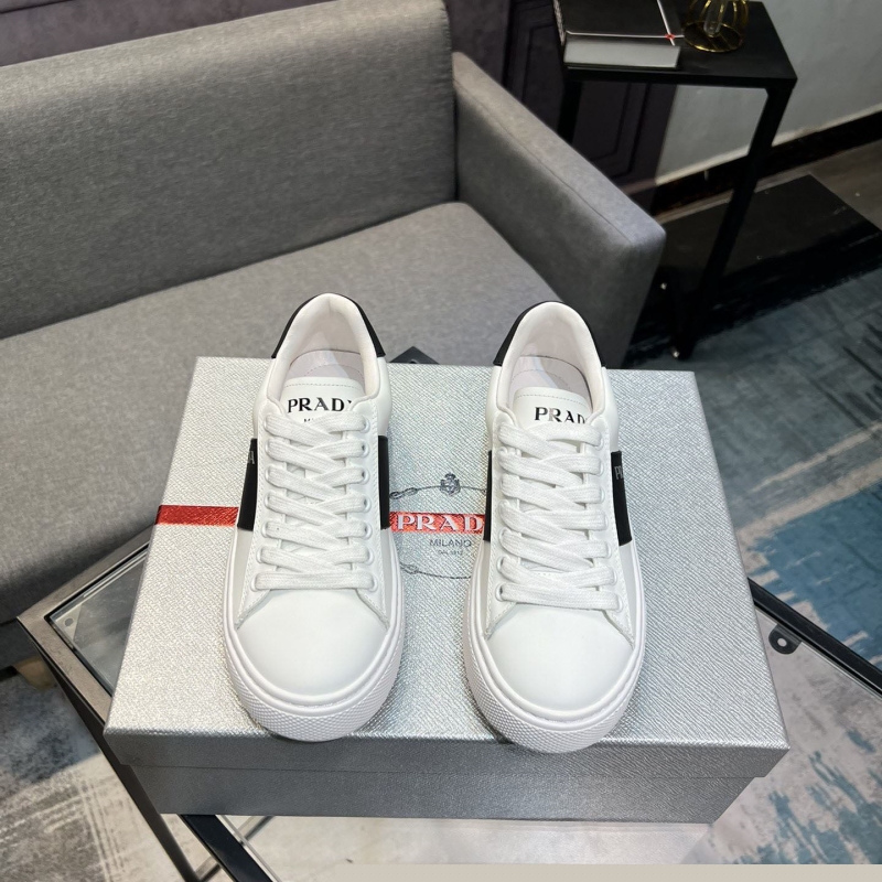 Pra*a casual shoes